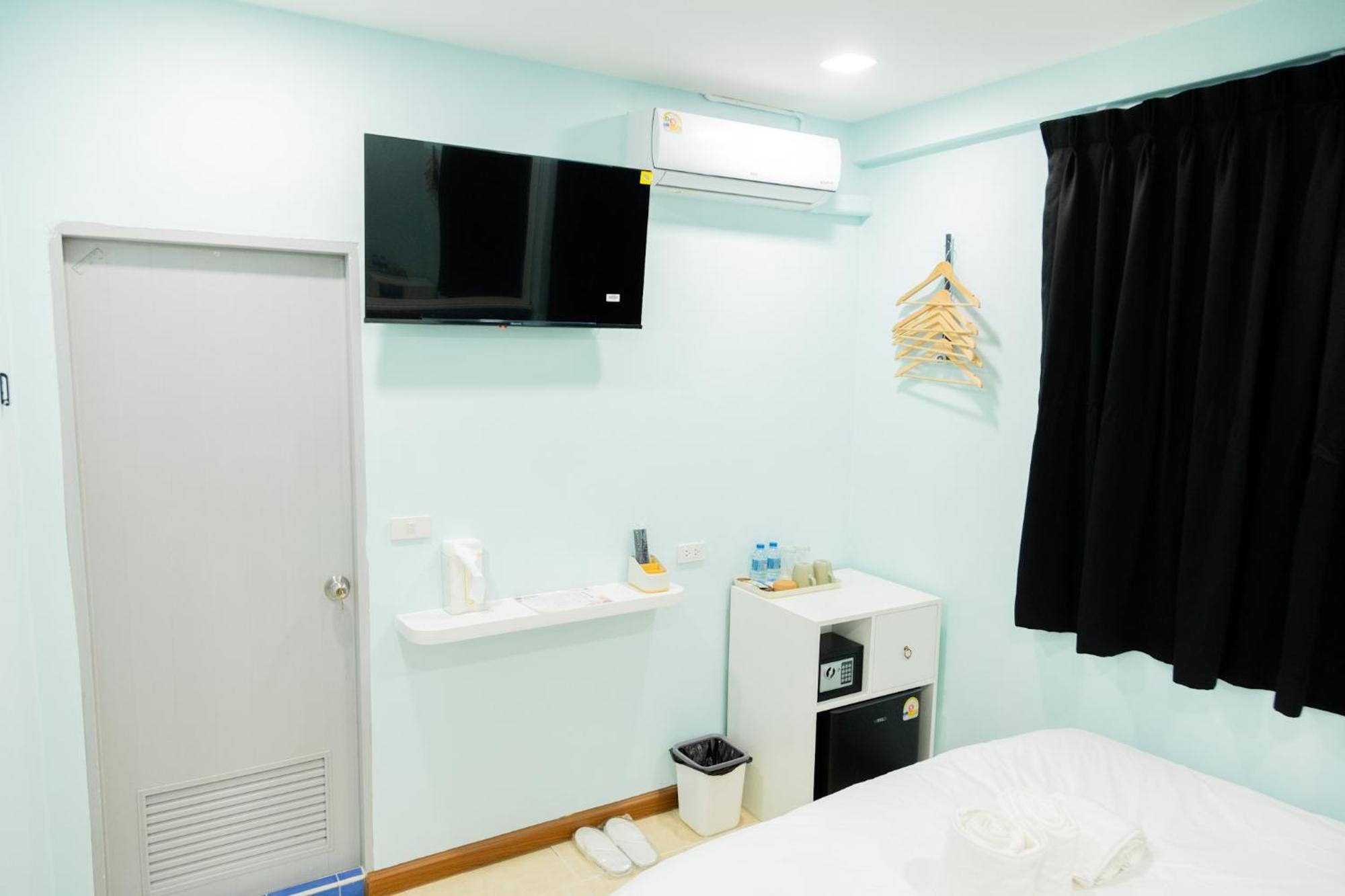 Cozy Stay Inn Банкок Екстериор снимка