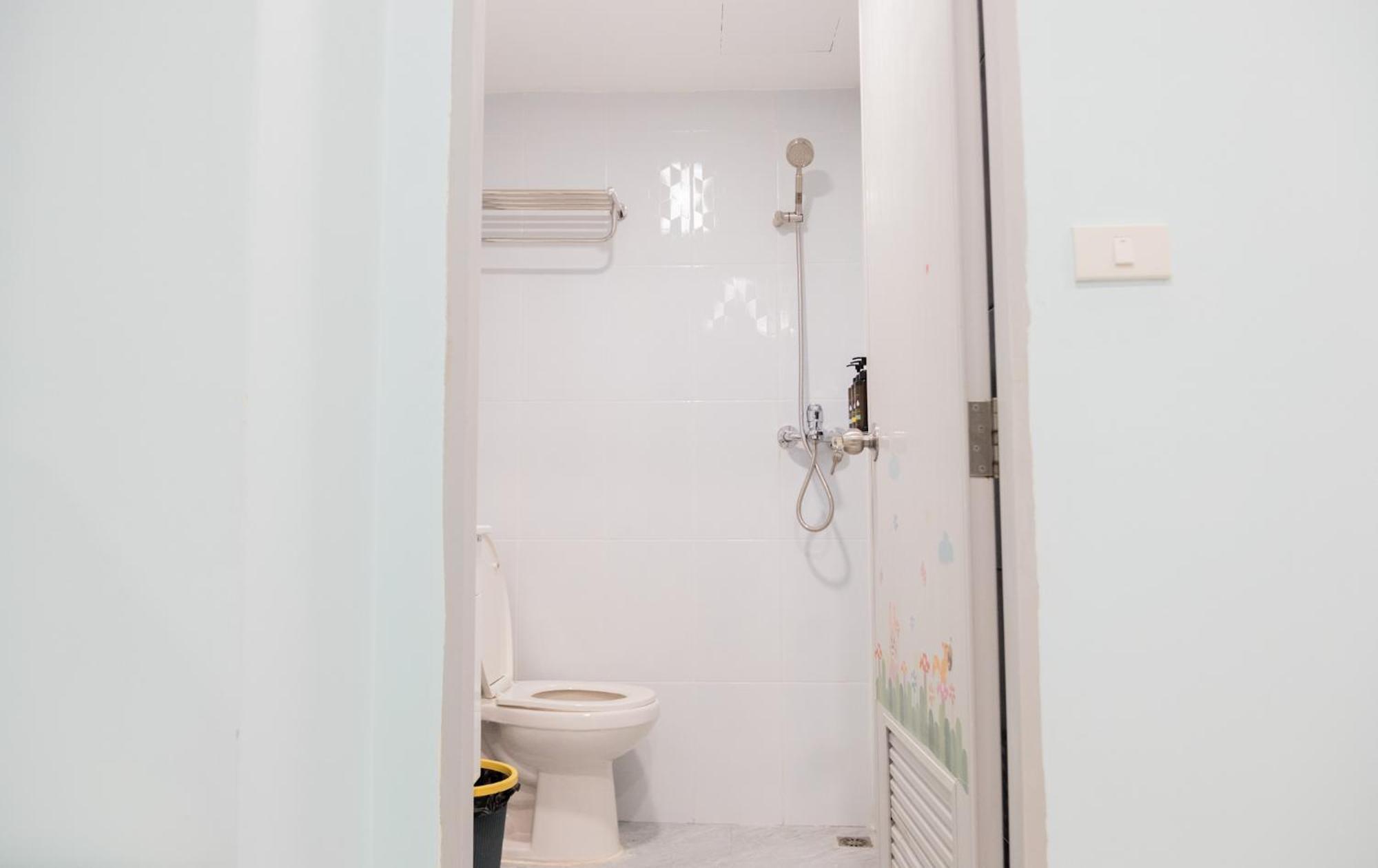 Cozy Stay Inn Банкок Екстериор снимка