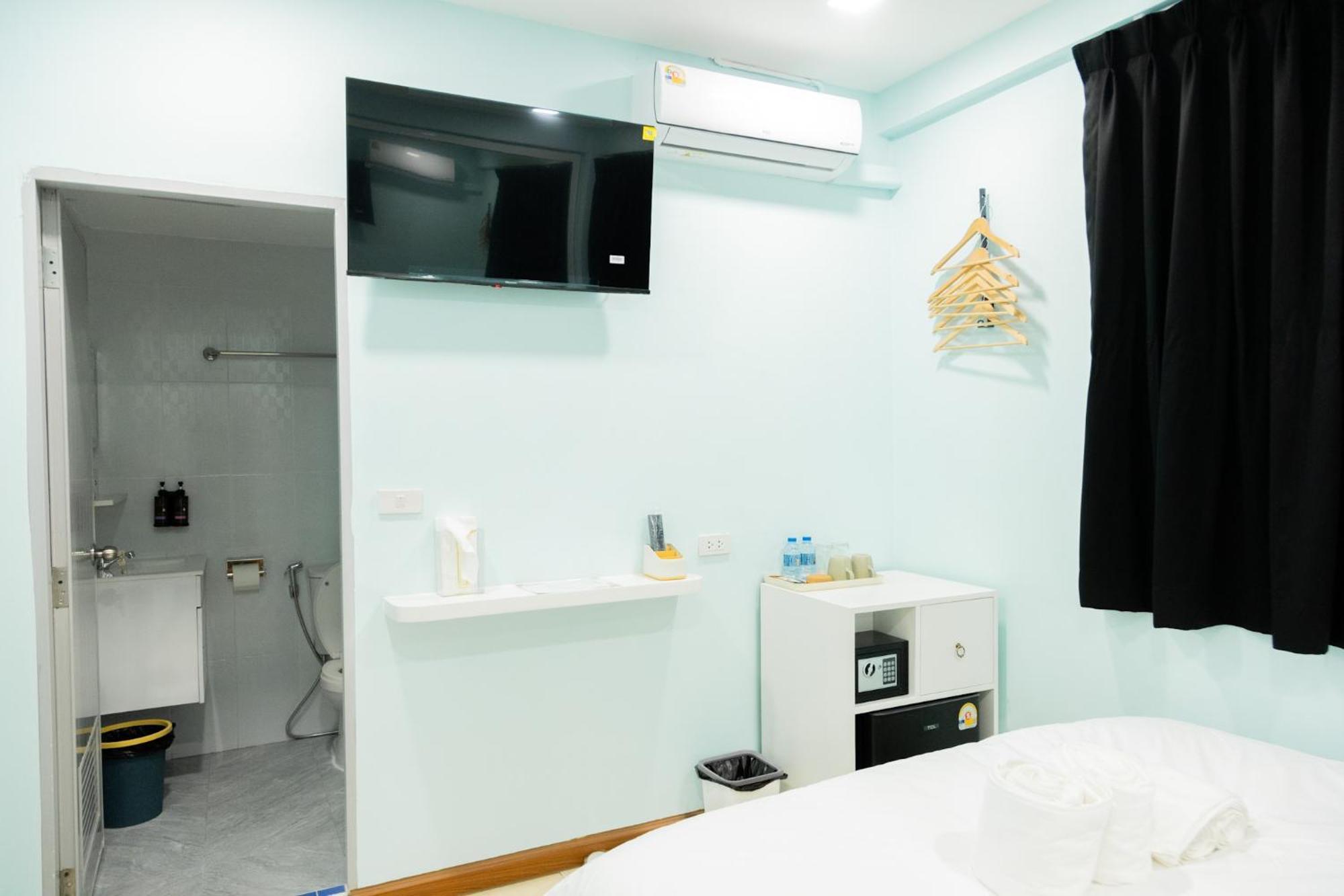 Cozy Stay Inn Банкок Екстериор снимка