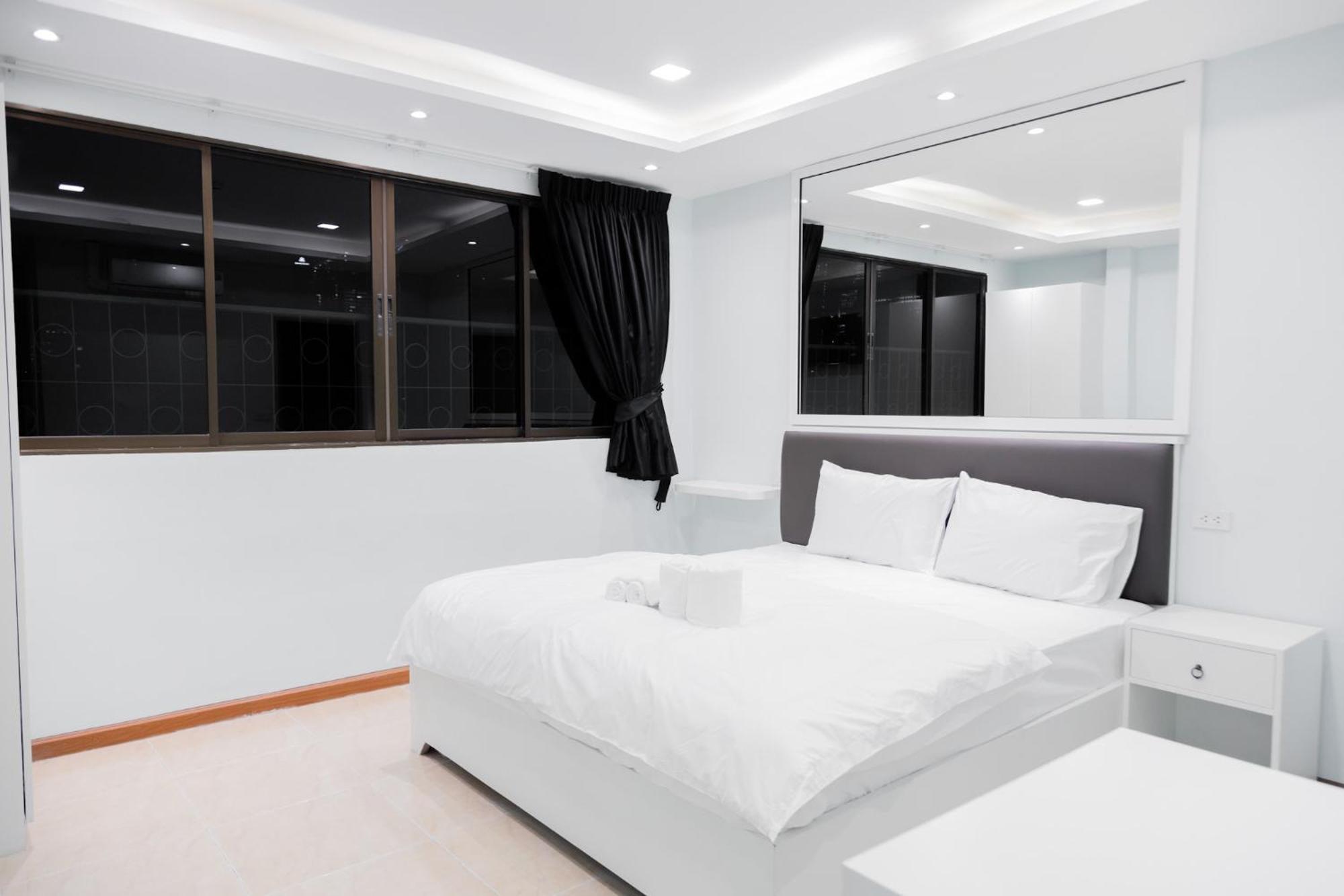 Cozy Stay Inn Банкок Екстериор снимка