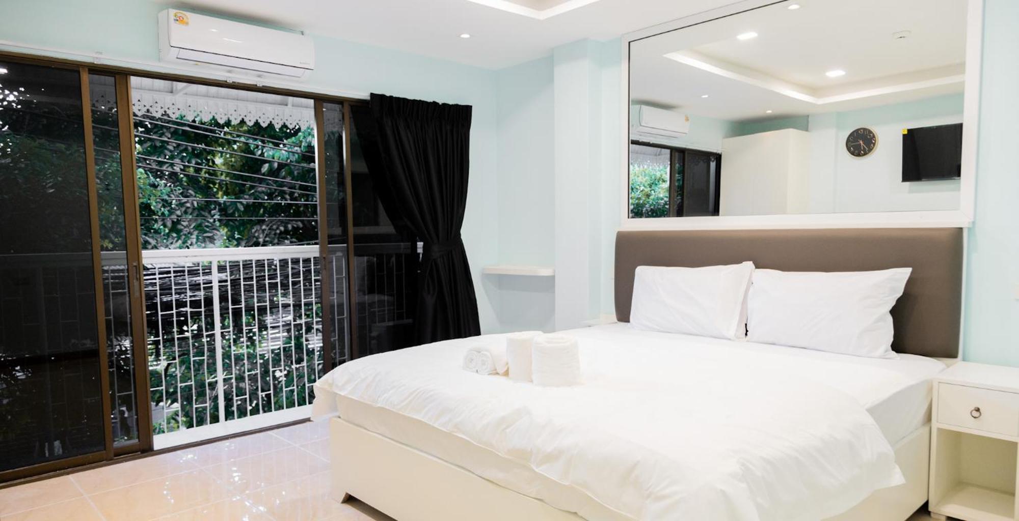 Cozy Stay Inn Банкок Екстериор снимка
