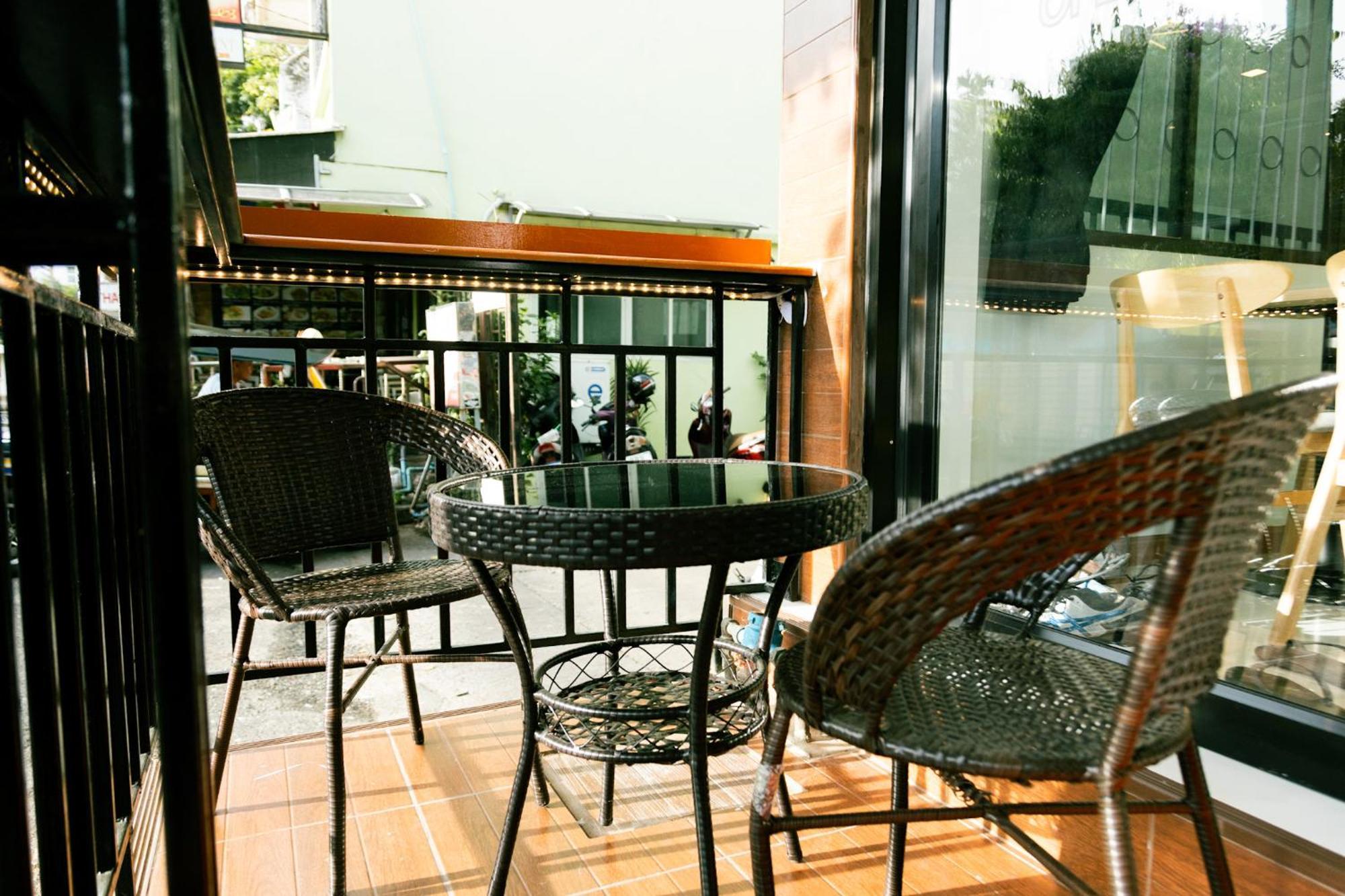 Cozy Stay Inn Банкок Екстериор снимка