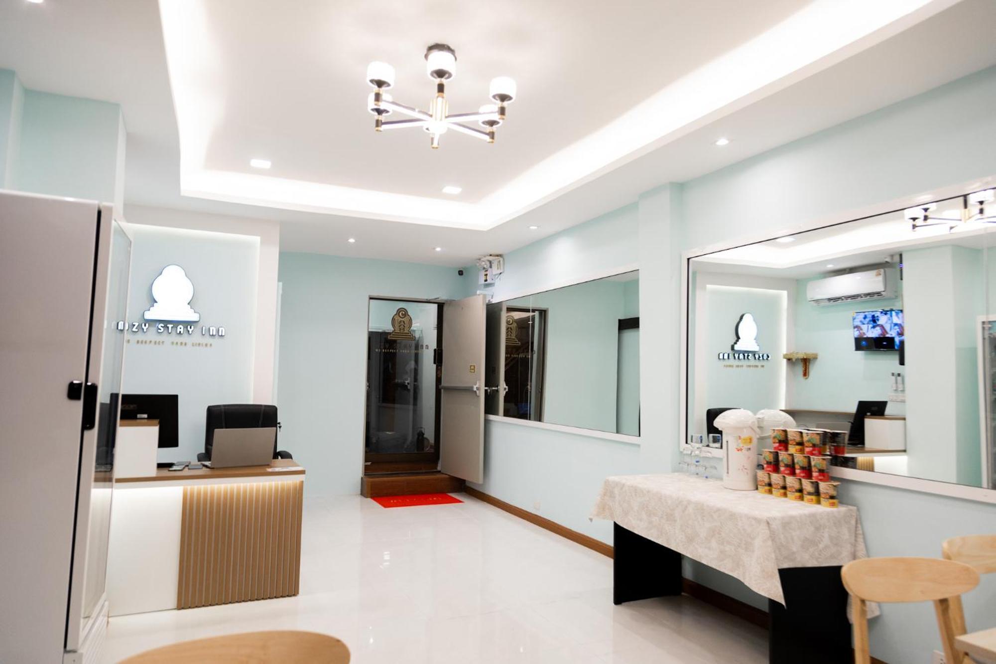 Cozy Stay Inn Банкок Екстериор снимка