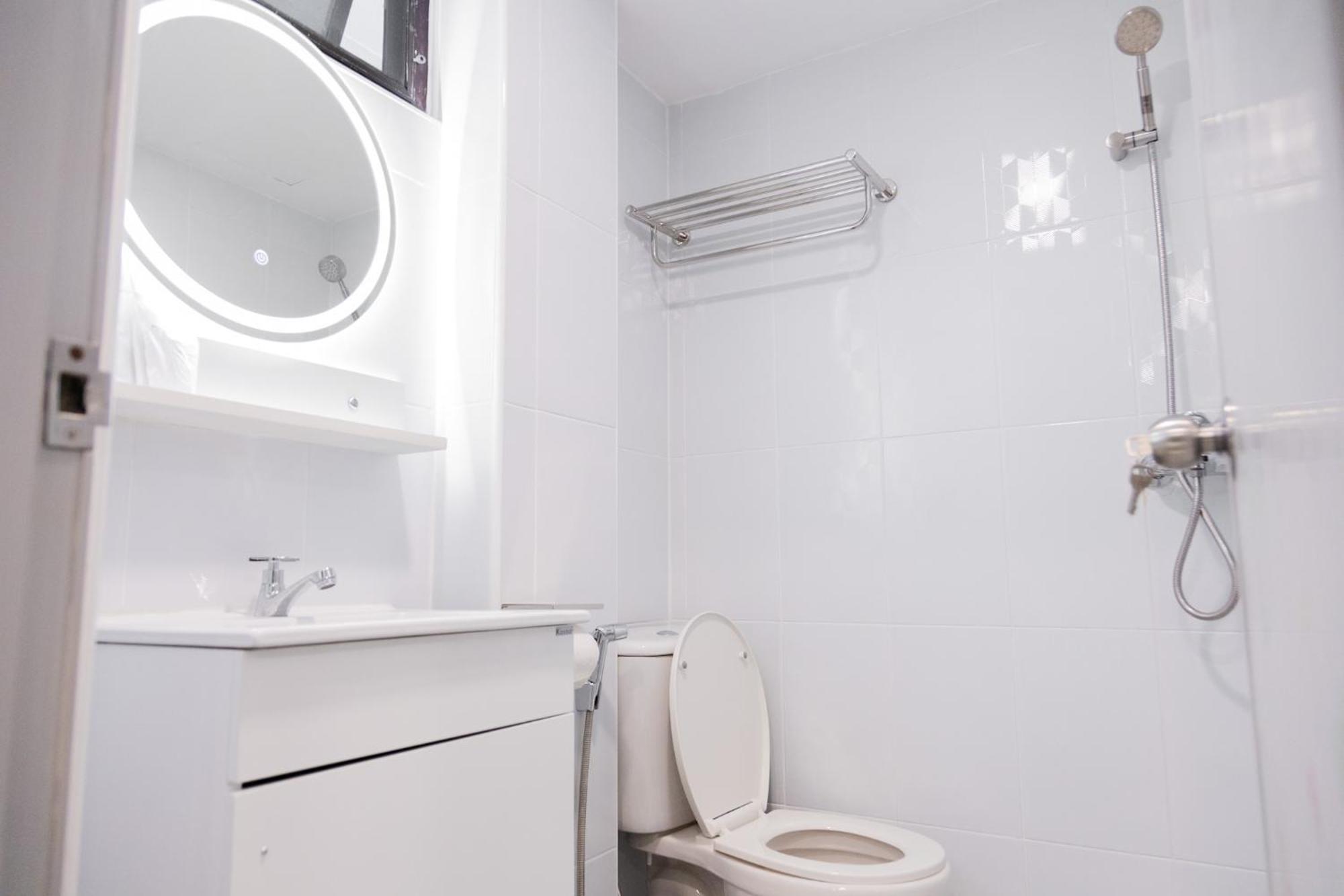 Cozy Stay Inn Банкок Екстериор снимка