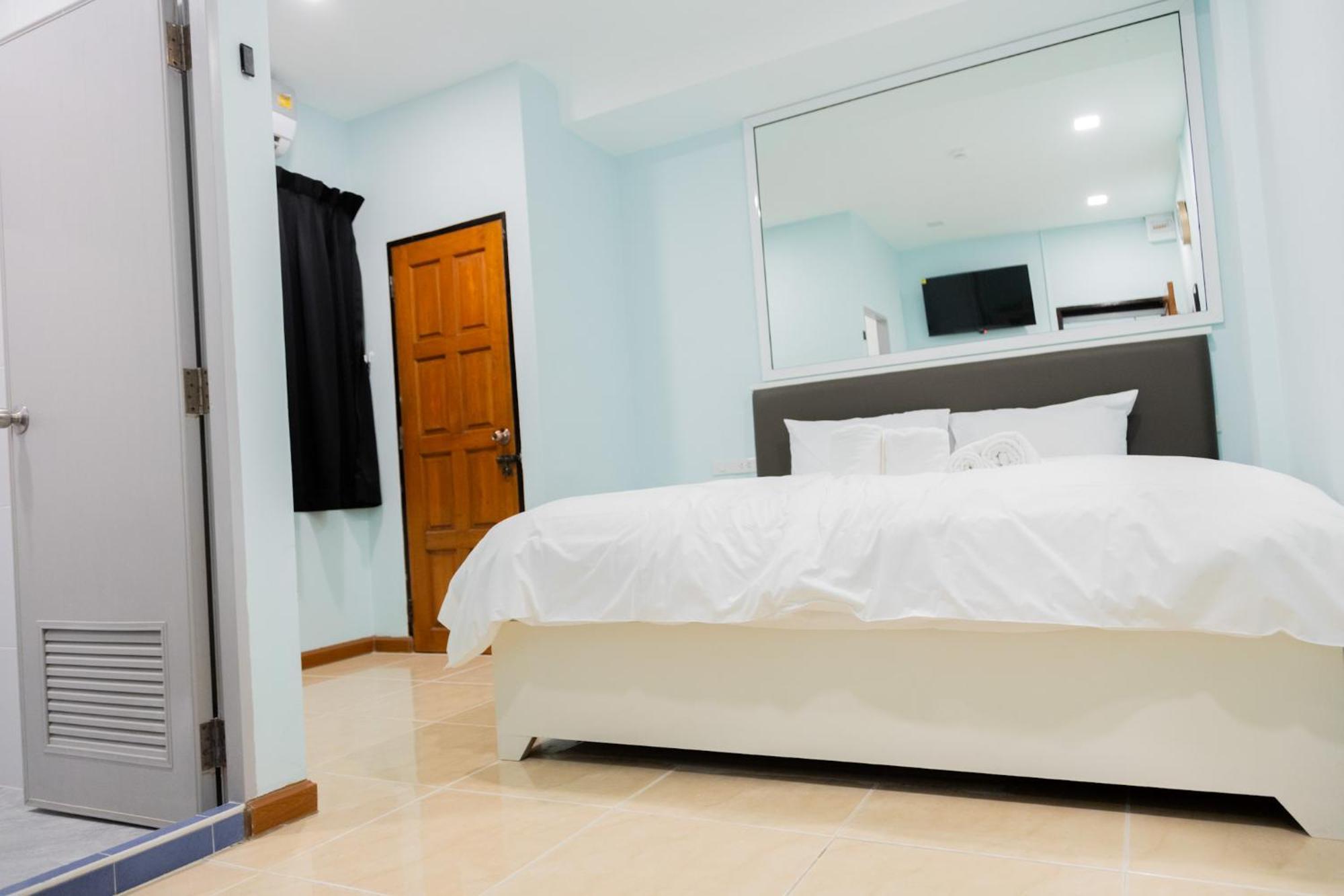 Cozy Stay Inn Банкок Екстериор снимка